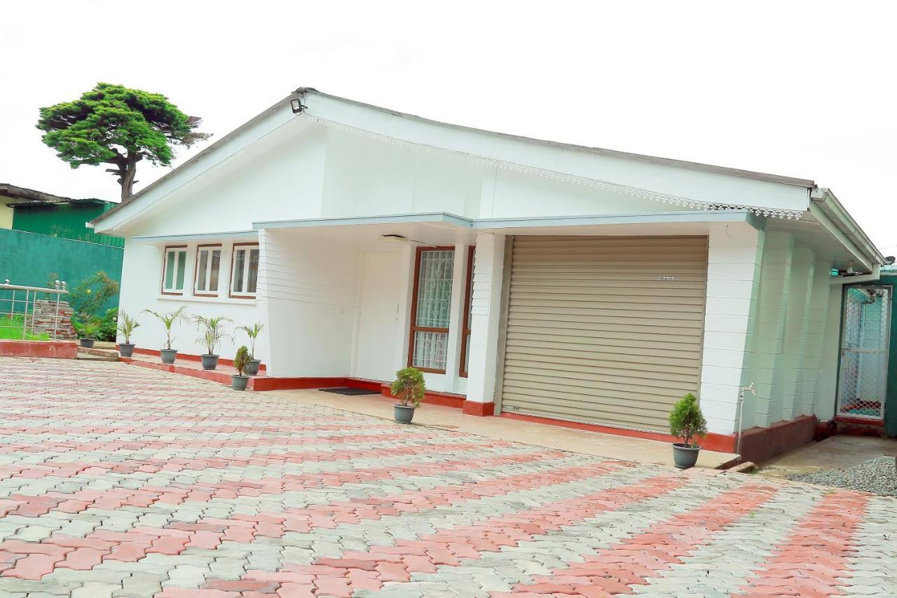 Oyo 238 Selva'S Guest House นูวาราเอลิยา ภายนอก รูปภาพ